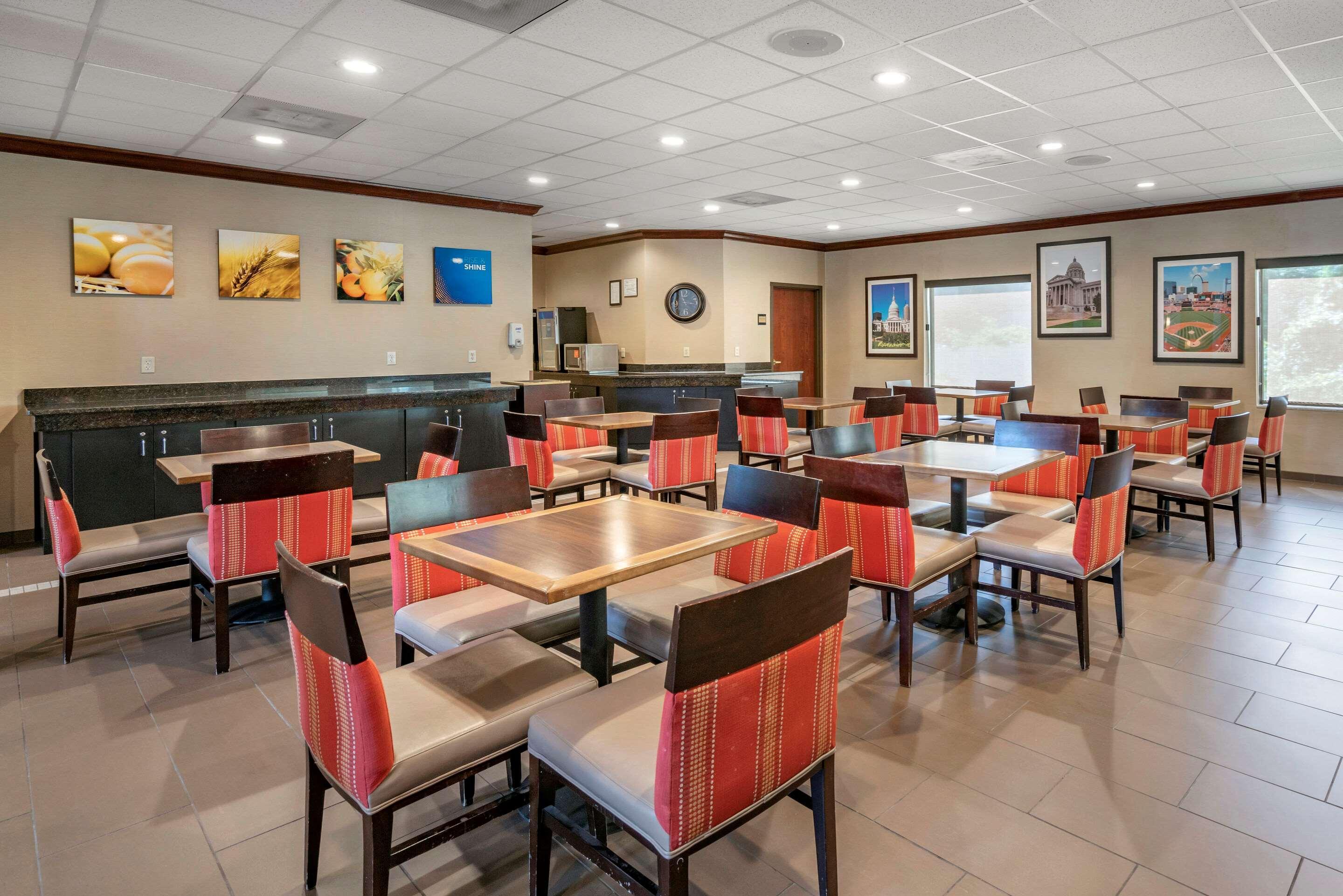 Comfort Inn & Suites St Louis-О'Фалон Екстериор снимка